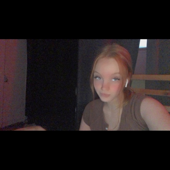 Meet your Posher, Emily - Picture 10 of 14